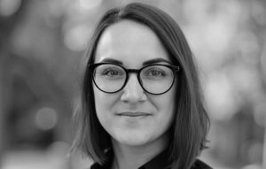 dr. MARCELA HENNLICHOVA (Češka)